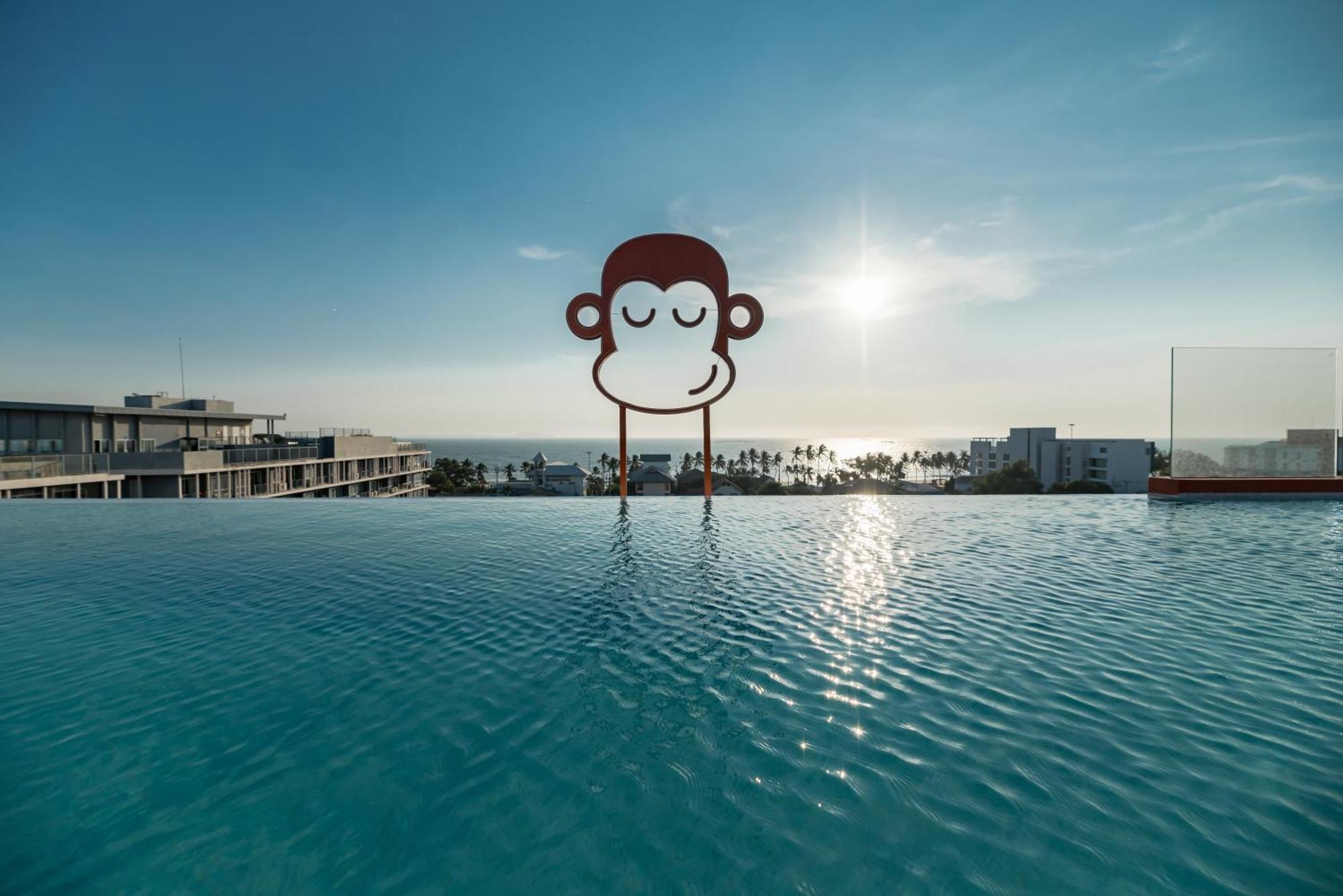 Blu Monkey Hub And Hotel Bangsaen Buitenkant foto